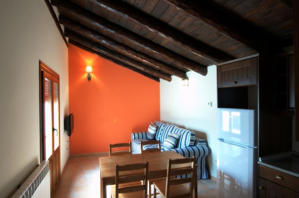 Apartamentos Cine Capicol 阿尔巴拉辛 客房 照片